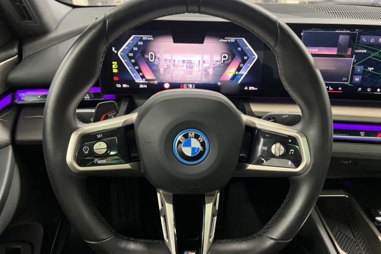 Used BMW i5 2024 eDrive 35L Luxury Model with M Sport Package Interior 10