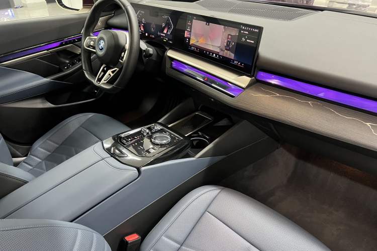 Used BMW i5 2024 eDrive 35L Luxury Model with M Sport Package Interior 3