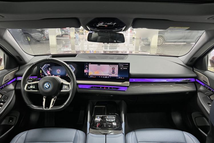 Used BMW i5 2024 eDrive 35L Luxury Model with M Sport Package Interior 4