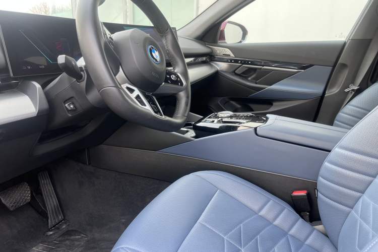Used BMW i5 2024 eDrive 35L Luxury Model with M Sport Package Interior 5