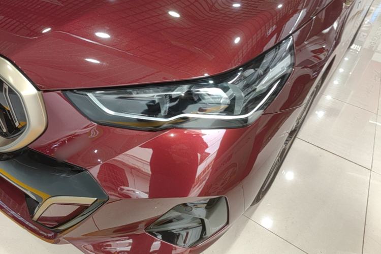 Used BMW i5 2024 eDrive 35L Luxury Model with M Sport Package Left Front Headlight
