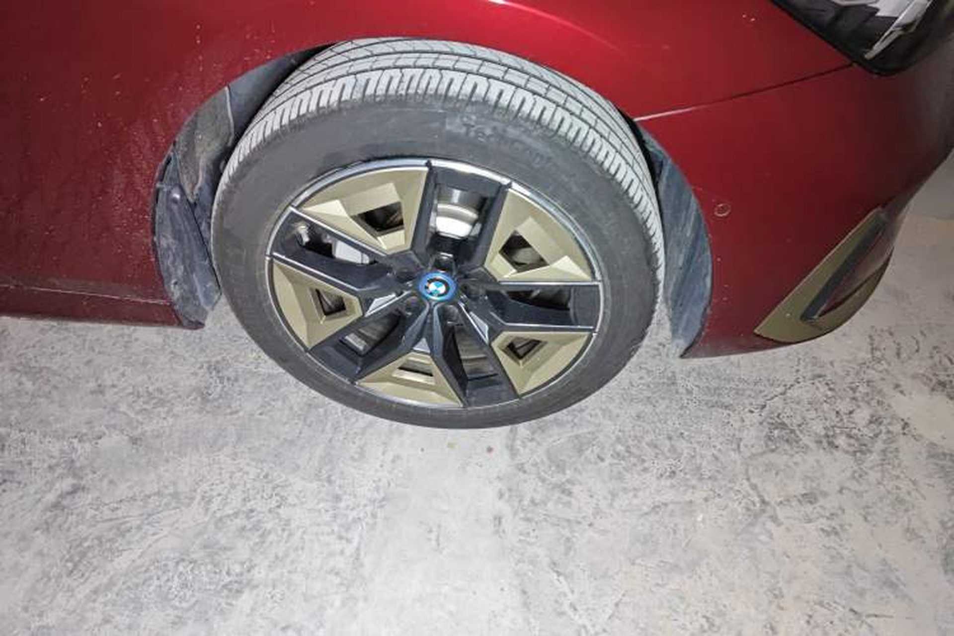 Used BMW i5 2024 eDrive 35L Prestige Luxury Package Right Front Wheel Hub