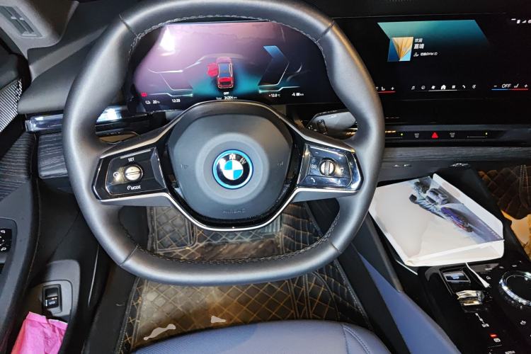 Used BMW i5 2024 eDrive 35L Prestige Luxury Package Steering Wheel