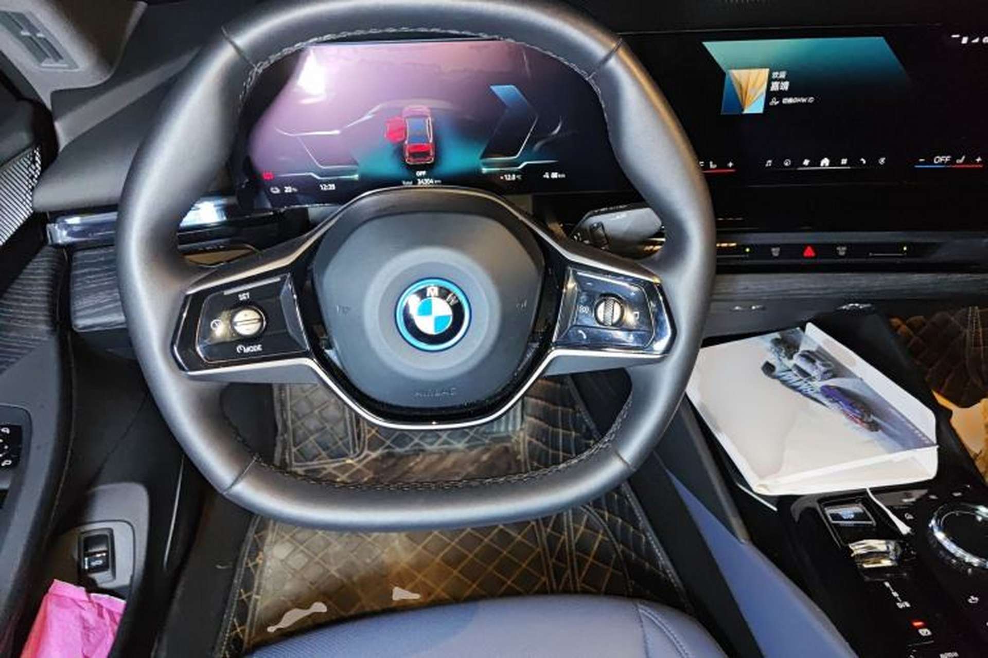 Used BMW i5 2024 eDrive 35L Prestige Luxury Package Steering Wheel