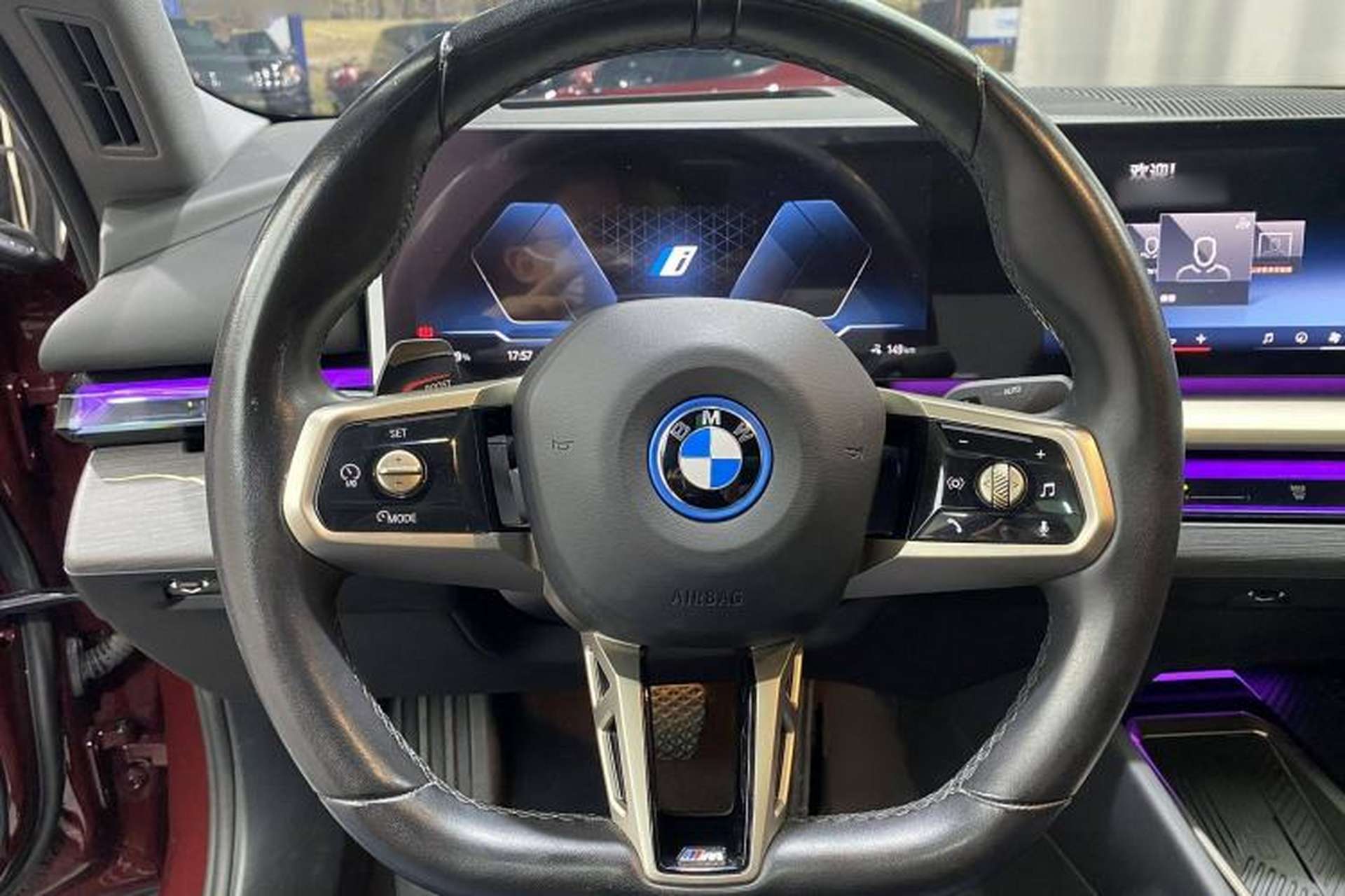 Used BMW i5 2024 eDrive 35L Luxury Model with M Sport Package Steering Wheel