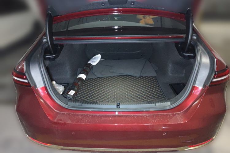 Used BMW i5 2024 eDrive 35L Prestige Luxury Package Trunk
