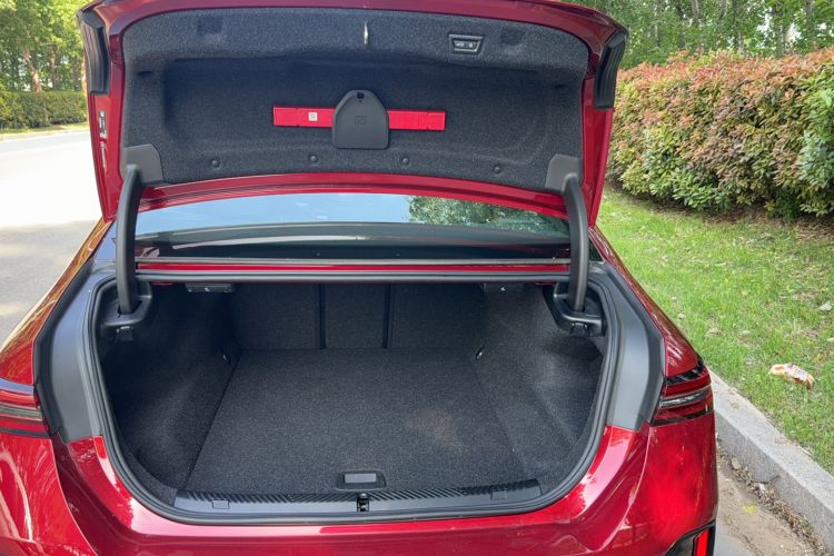 Used BMW i5 2024 xDrive M60 Trunk