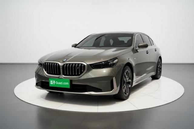 BMW i5 2024 eDrive 35L Luxury Package usado