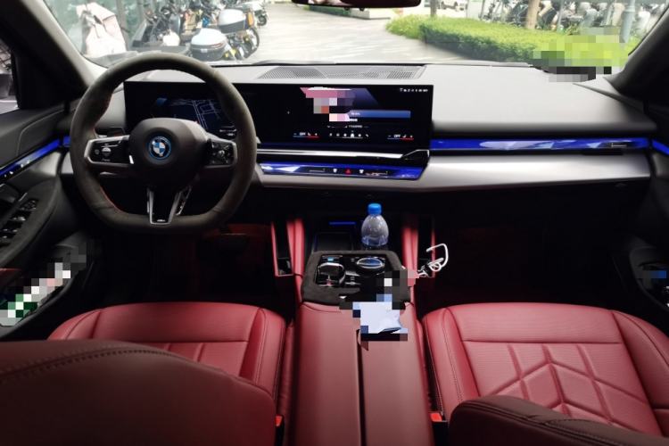 Used BMW i5 2024 eDrive 35L M Sport Package Center Console