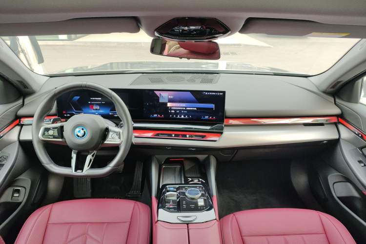 Used BMW i5 2024 eDrive 35L M Sport Package Center Console