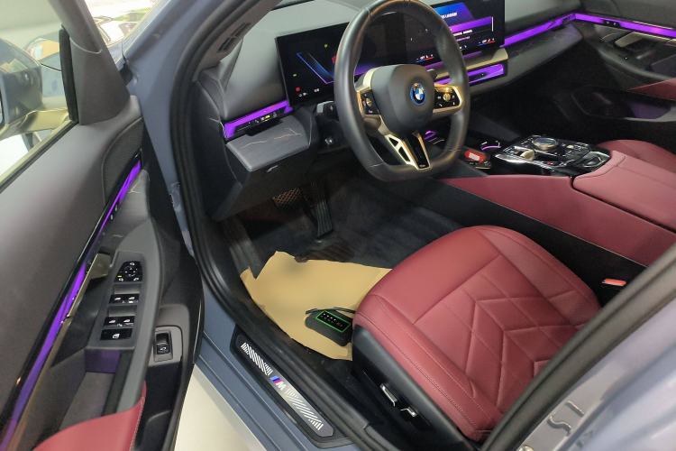 Used BMW i5 2024 eDrive 35L M Sport Package Driver Seat