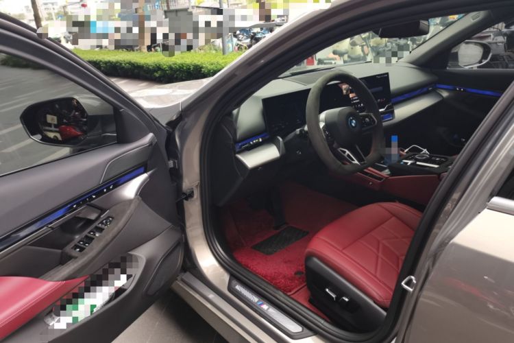 Used BMW i5 2024 eDrive 35L M Sport Package Driver Seat