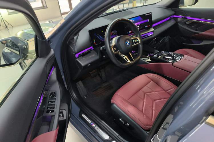 Used BMW i5 2024 eDrive 35L M Sport Package Driver Seat