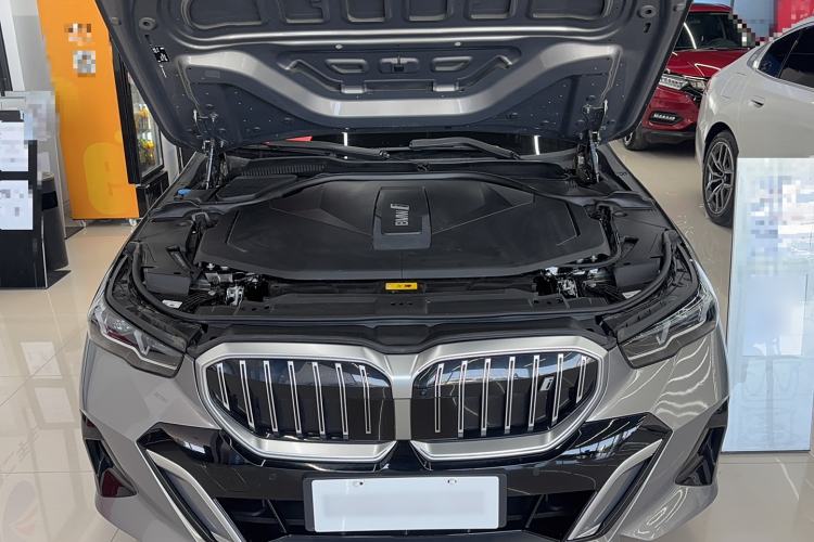 Used BMW i5 2024 eDrive 35L M Sport Package Engine Bay