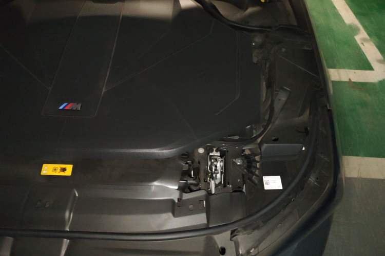 Used BMW i5 2024 xDrive M60 Engine Bay Left