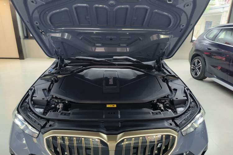 Used BMW i5 2024 eDrive 35L M Sport Package Engine Bay