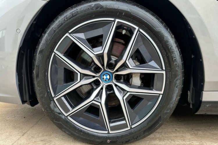 Used BMW i5 2024 eDrive 35L M Sport Package Exterior 1