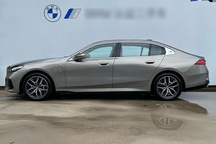 Used BMW i5 2024 eDrive 35L M Sport Package Exterior 5