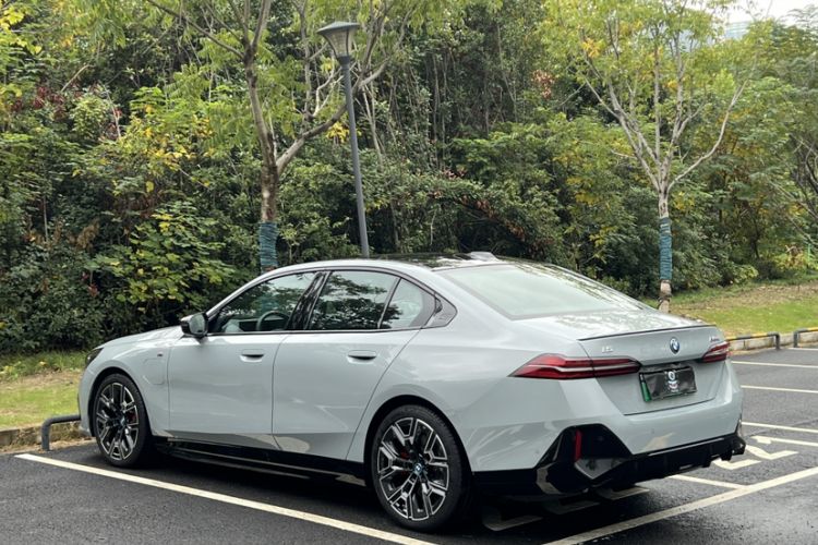 Used BMW i5 2024 xDrive M60 Exterior 5