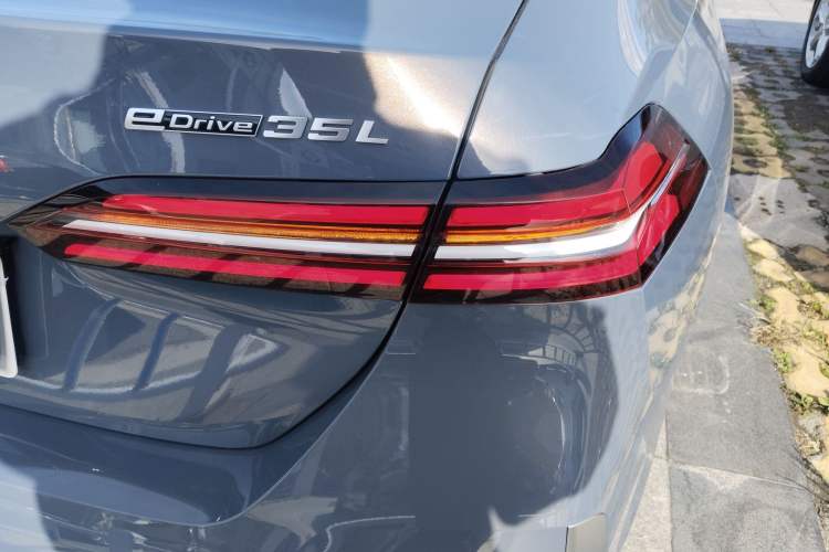 Used BMW i5 2024 eDrive 35L Prestige Luxury Package Exterior 6
