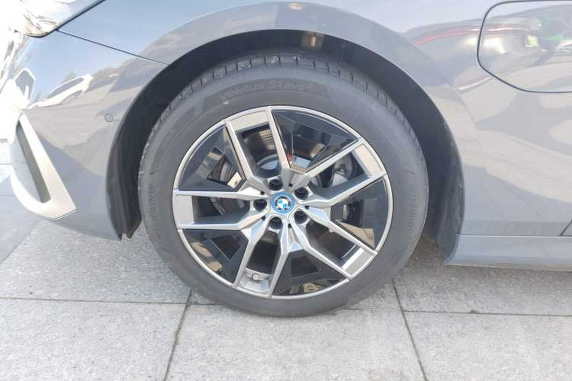 Used BMW i5 2024 eDrive 35L Prestige Luxury Package Exterior 7
