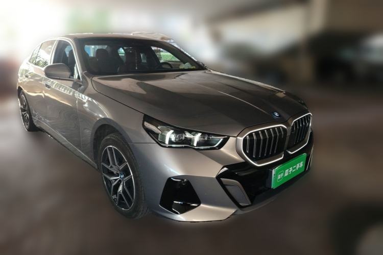 Used BMW i5 2024 eDrive 35L Prestige Luxury Package Front Right 45 Deg
