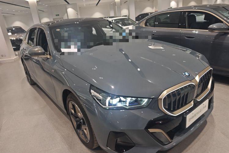 Used BMW i5 2024 eDrive 35L Luxury Model with M Sport Package Front Right 45 Deg