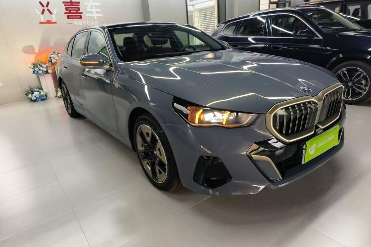 Used BMW i5 2024 eDrive 35L M Sport Package Front Right 45 Deg