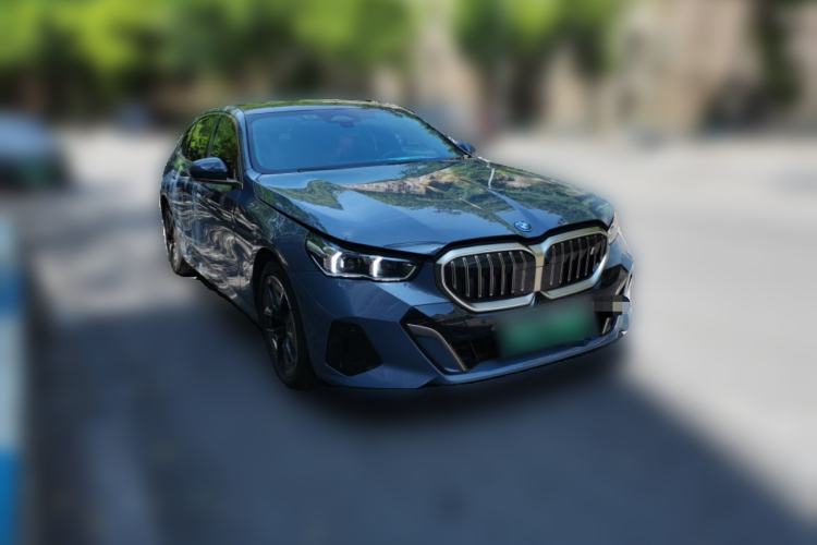 Used BMW i5 2024 eDrive 35L Luxury Model with M Sport Package Front Right 45 Deg