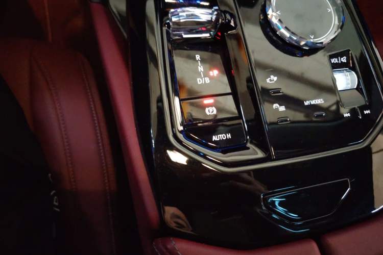 Used BMW i5 2024 eDrive 35L Prestige Luxury Package Gear Lever