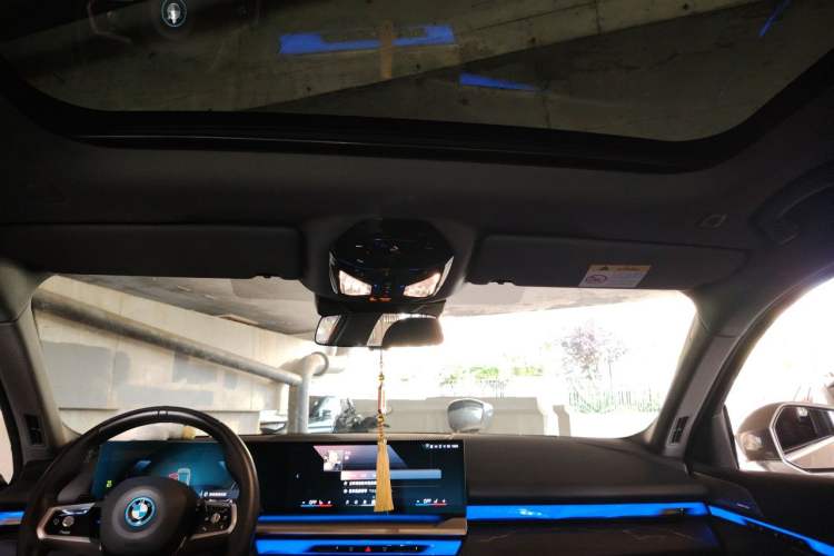 Used BMW i5 2024 eDrive 35L Prestige Luxury Package Headliner