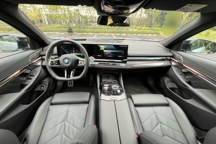 Used BMW i5 2024 xDrive M60 Interior 1