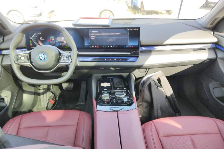 Used BMW i5 2024 eDrive 35L Prestige Luxury Package Interior 2