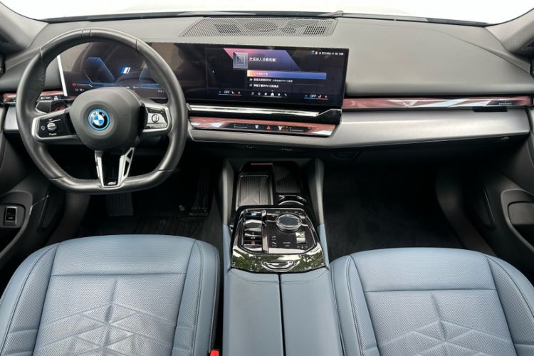 Used BMW i5 2024 eDrive 35L M Sport Package Interior 7