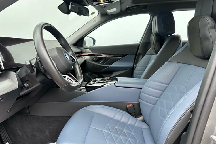 Used BMW i5 2024 eDrive 35L M Sport Package Left Front Seat