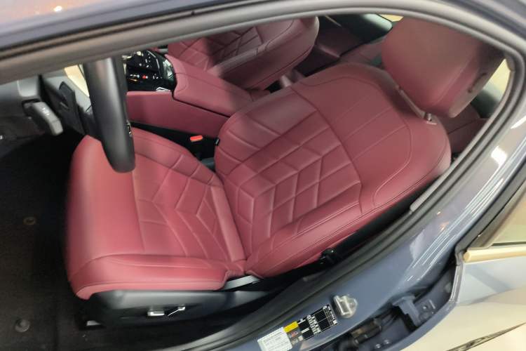 Used BMW i5 2024 eDrive 35L M Sport Package Left Front Seat