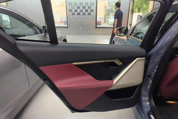 Used BMW i5 2024 eDrive 35L M Sport Package Left Rear Door Interior