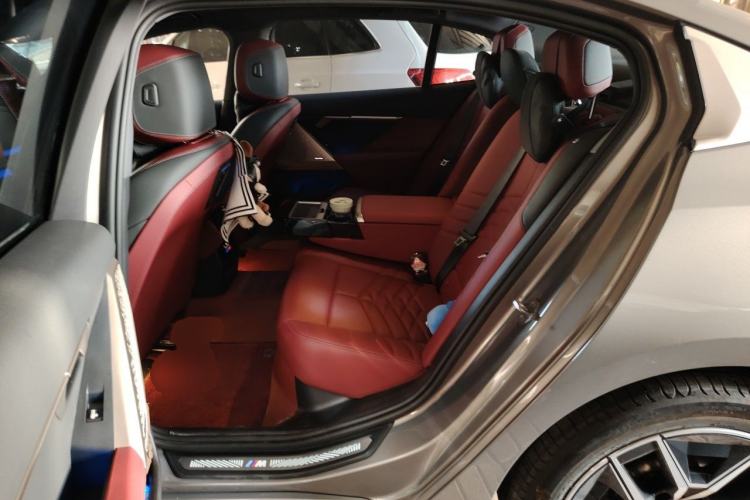 Used BMW i5 2024 eDrive 35L Prestige Luxury Package Left Rear Seat