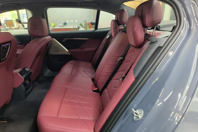 Used BMW i5 2024 eDrive 35L M Sport Package Left Rear Seat