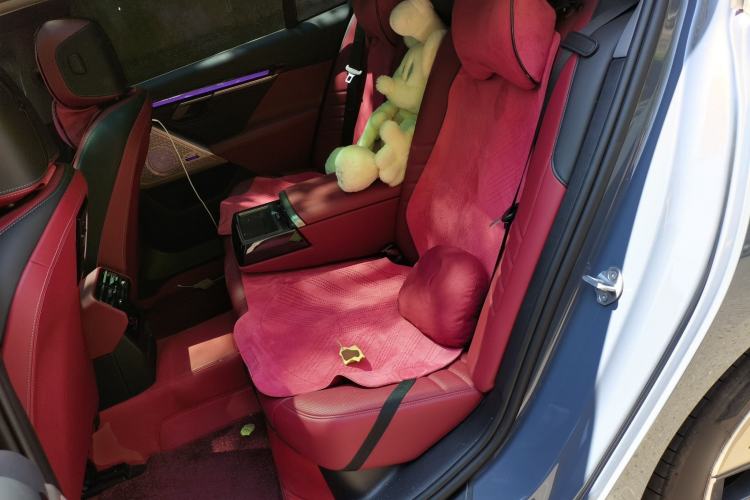 Used BMW i5 2024 eDrive 35L Luxury Model with M Sport Package Left Rear Seat