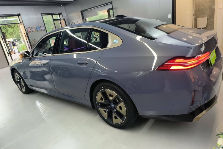 Used BMW i5 2024 eDrive 35L M Sport Package Left Side
