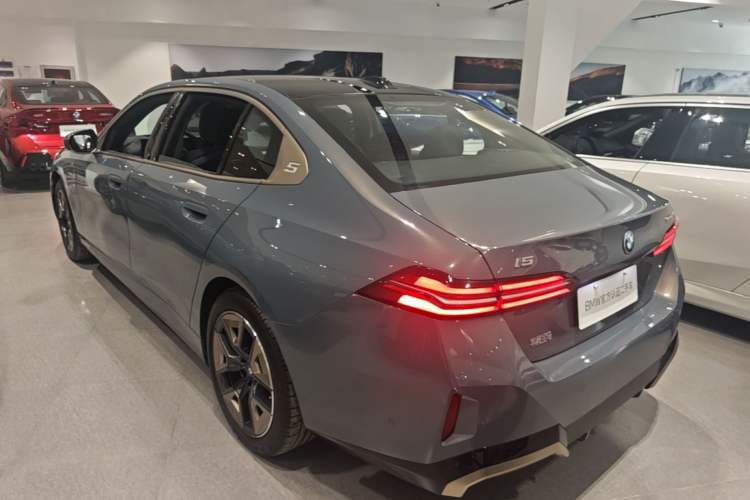 Used BMW i5 2024 eDrive 35L Luxury Model with M Sport Package Rear Left 45 Deg