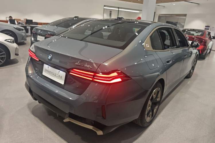 Used BMW i5 2024 eDrive 35L Luxury Model with M Sport Package Rear Right 45 Deg