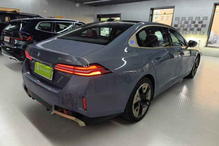 Used BMW i5 2024 eDrive 35L M Sport Package Rear Right 45 Deg