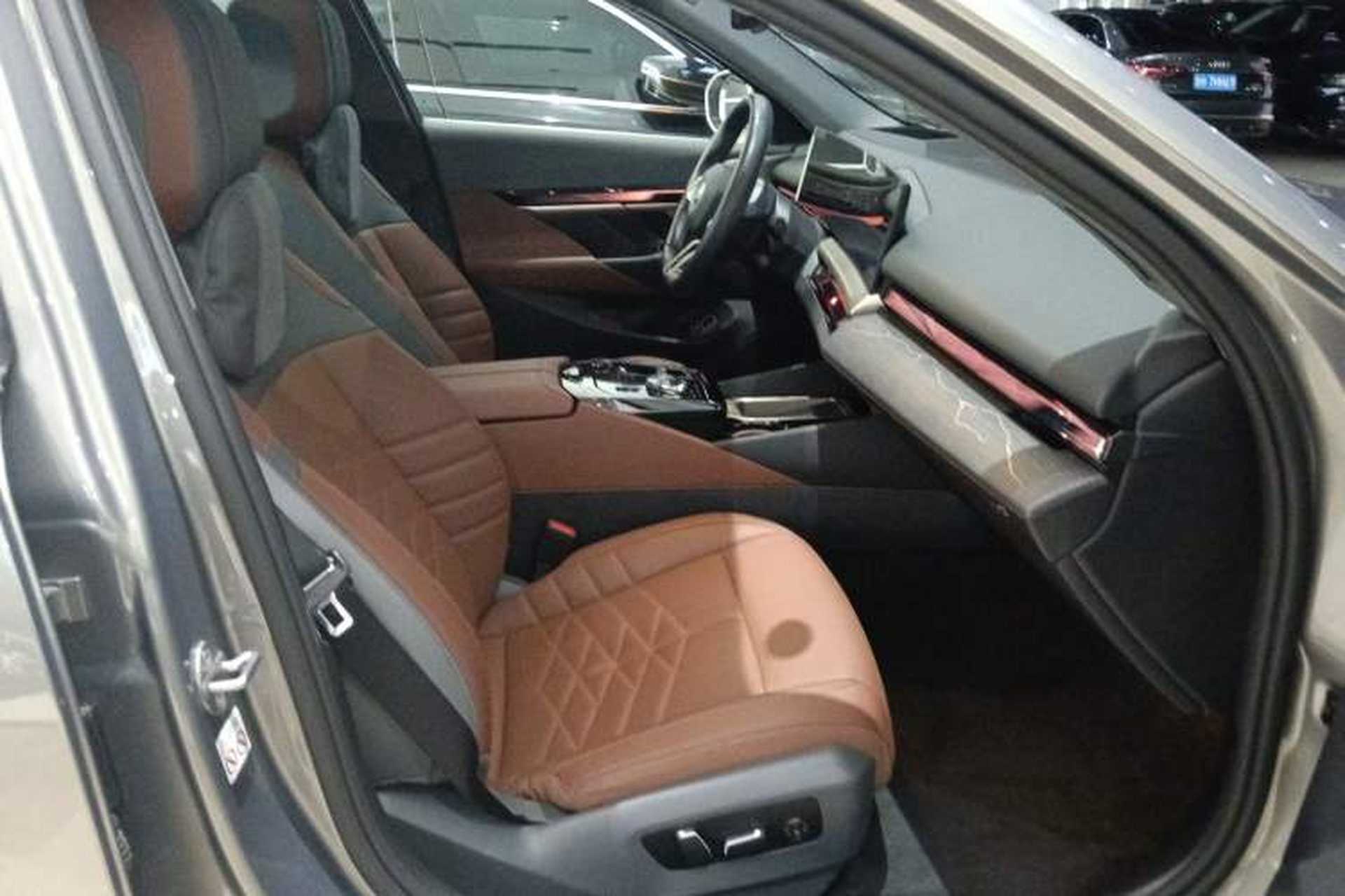 Used BMW i5 2024 eDrive 35L Luxury Model with M Sport Package Right Front Seat