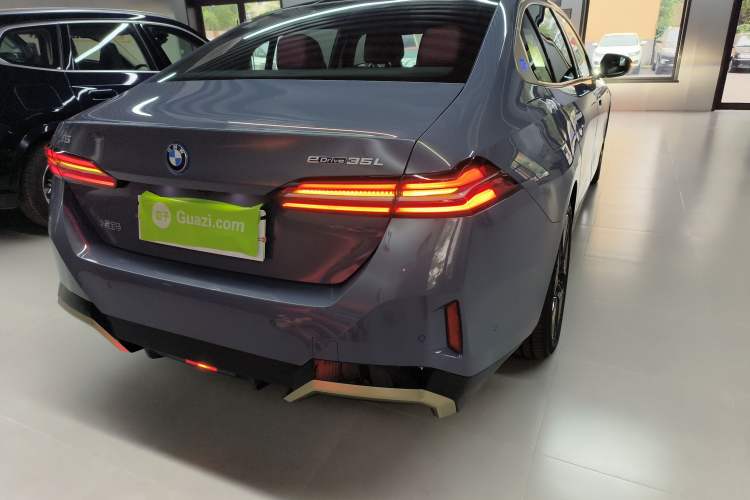 Used BMW i5 2024 eDrive 35L M Sport Package Right Rear Taillight