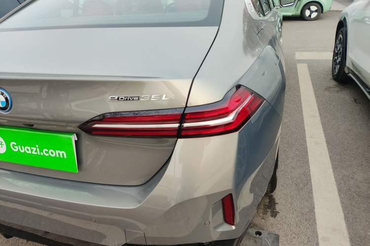 Used BMW i5 2024 eDrive 35L M Sport Package Right Rear Taillight