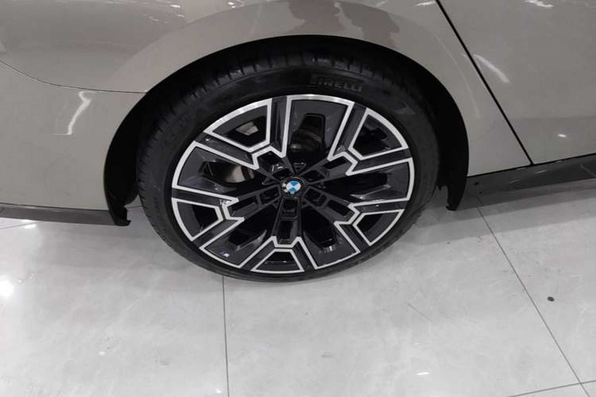 Used BMW i5 2024 xDrive M60 Right Rear Wheel Hub