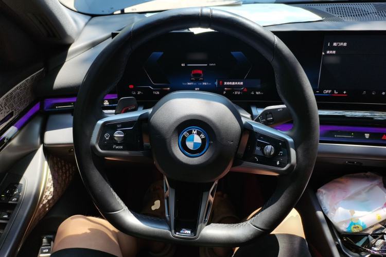 Used BMW i5 2024 eDrive 35L Luxury Model with M Sport Package Steering Wheel