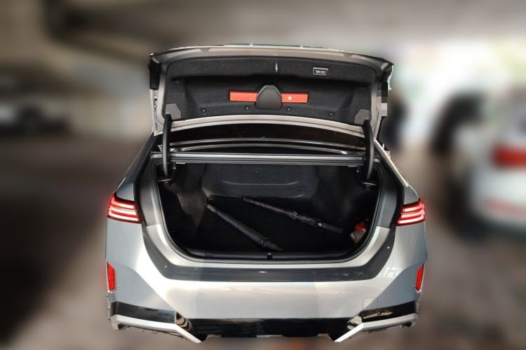 Used BMW i5 2024 eDrive 35L Prestige Luxury Package Trunk